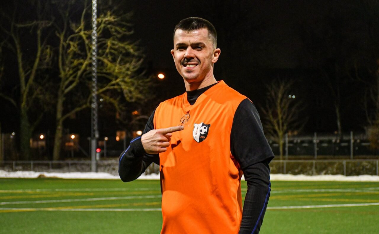 Adnan Cehic skriver på för Rosengård FF